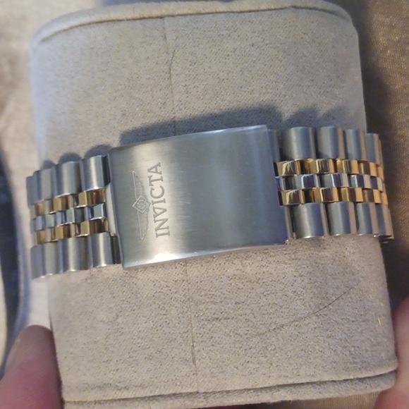 VINTAGE INVICTIA LIMITED EDITION MENS MICKEY MOUSE GOLD WATCH QUARTZ MOVEMENT. - Picture 13 of 16